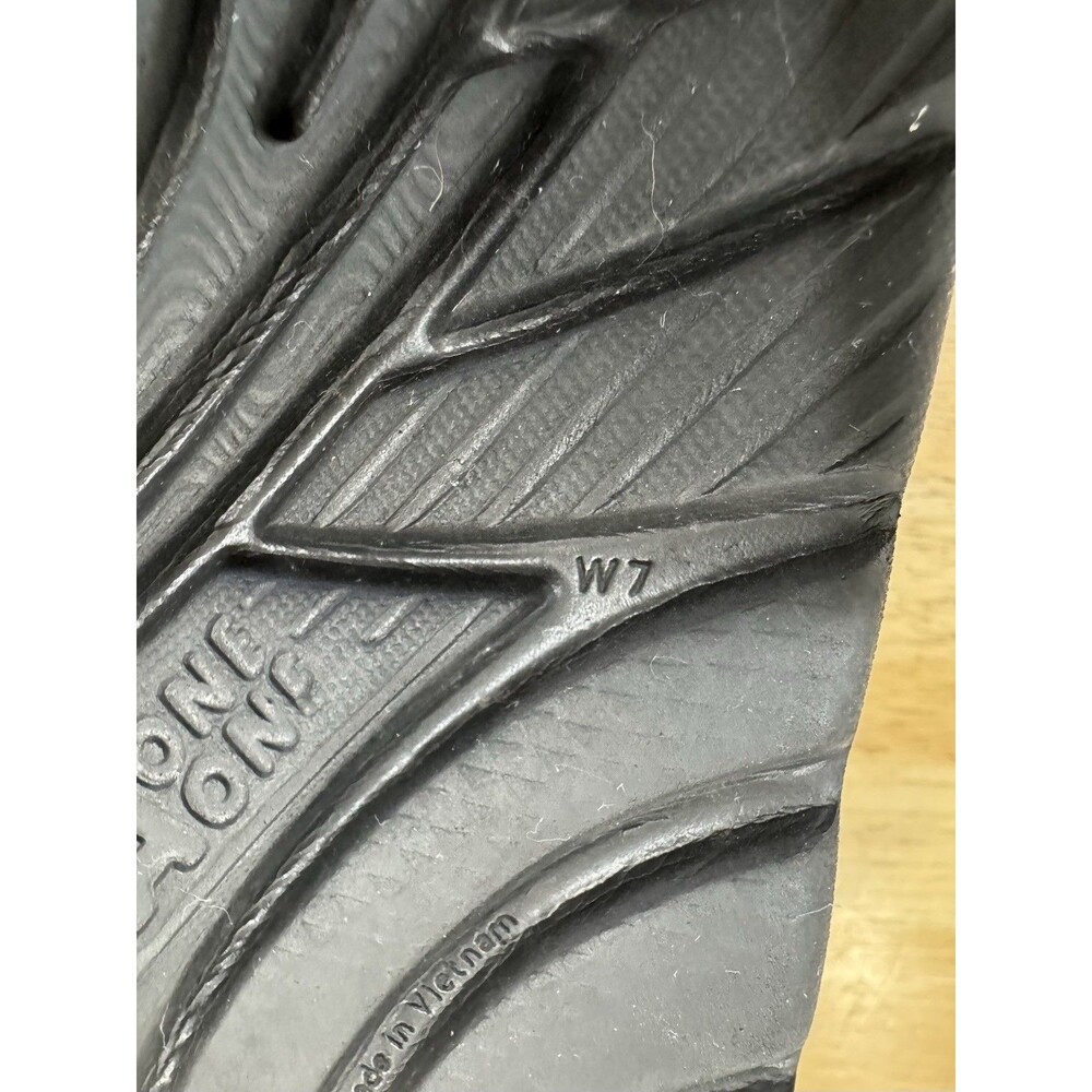 Hoka One Women’s Ora Recovery Sandals Size 7 Black Flip Thong Comfort Vegan EUC - Picture 8 of 8